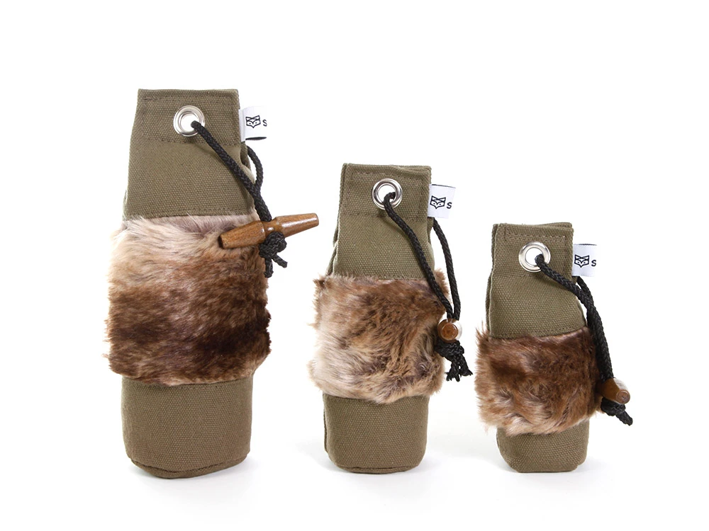 Fell Dummy Mit Wurfhilfe Oliv In Drei Größen 1 Fell Dummy Mit Wurfhilfe Oliv In Drei Größen