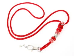 Mein Rotes Pfeifenband Mit Schmucksteinen